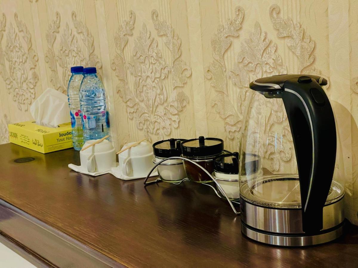 Al Joude Hotel Ирбид Экстерьер фото